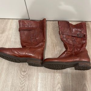 Rich brown mid calf boots size 7